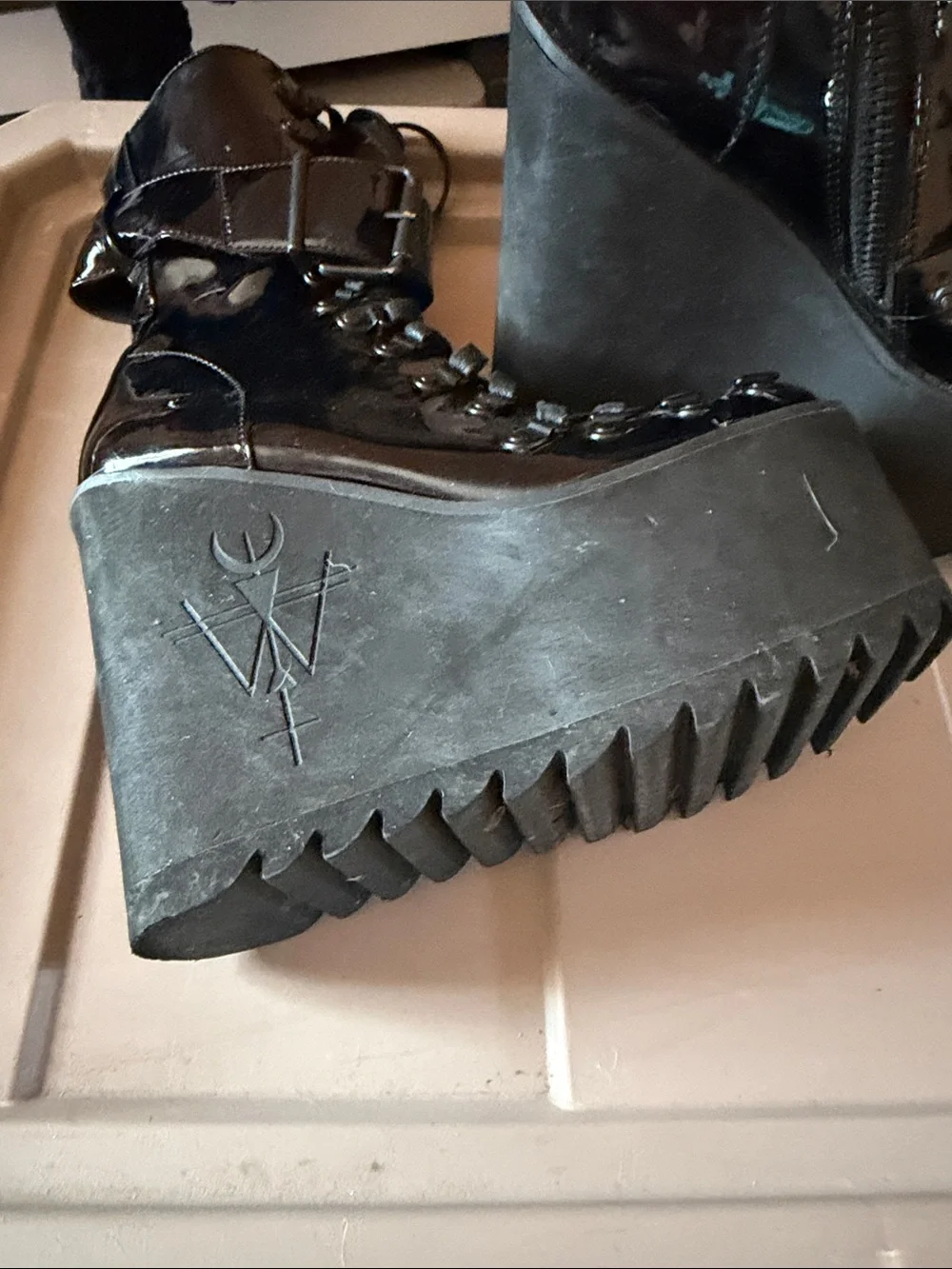 N/A edgy platform